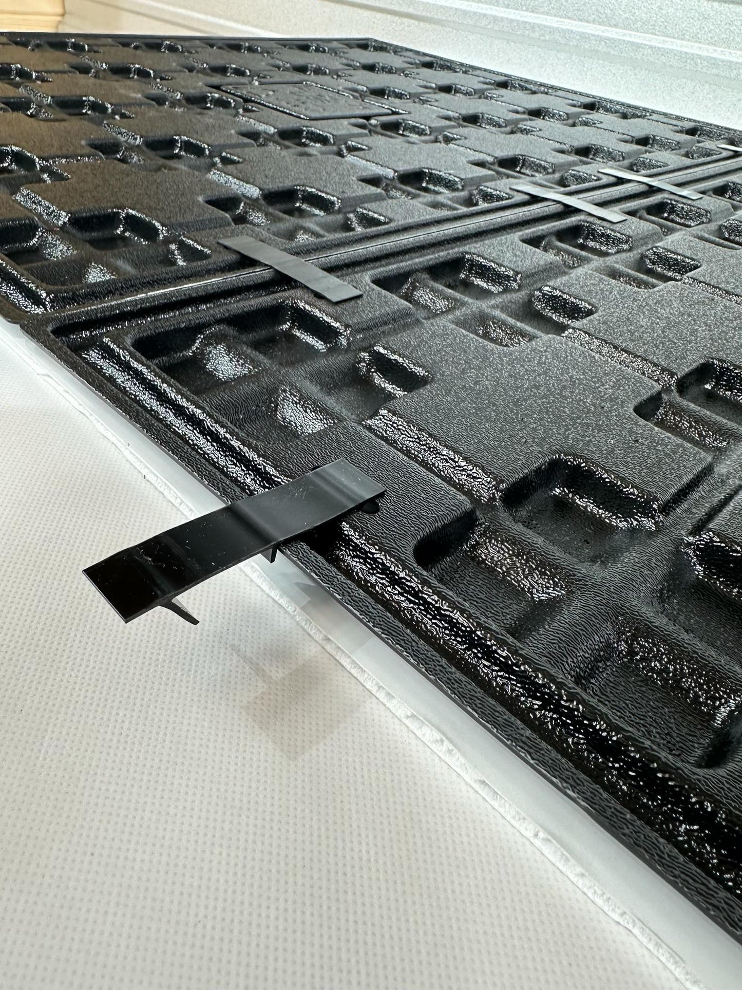 Raze It™ 12-Pack (Recommend 50 Clips - Clips Sold Separately)